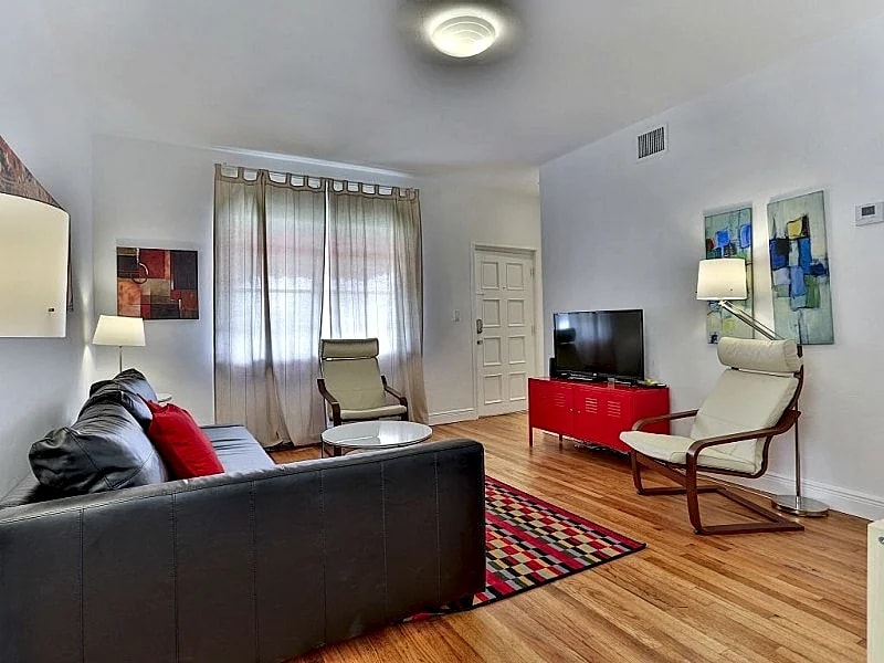 Centrally Located Impeccable Apartment in Miami, Florida, United States — photo 2