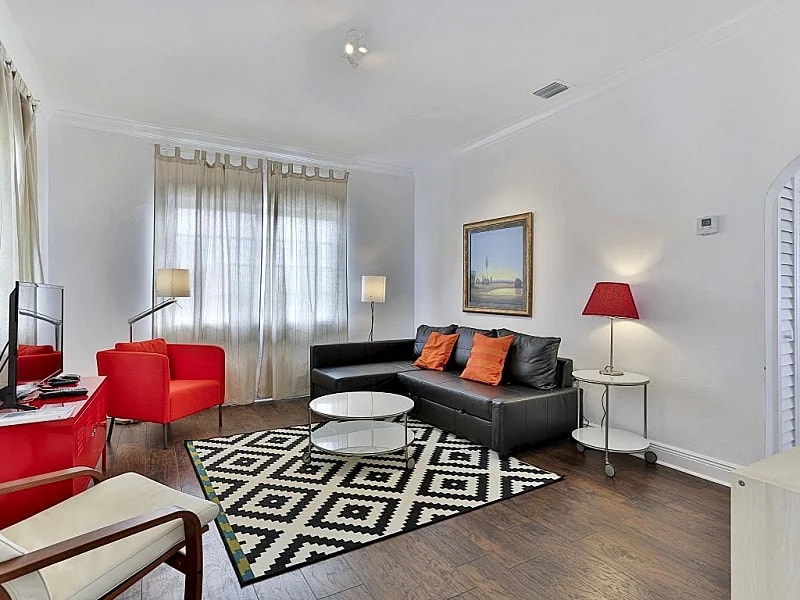 10 Minutes Away from Brickell Like New