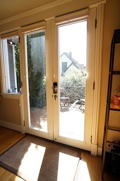 One Block Off Broadway - 2 bed/2 bath with parking in hip historic Capitol Hill in Seattle, Washington, United States — photo 5