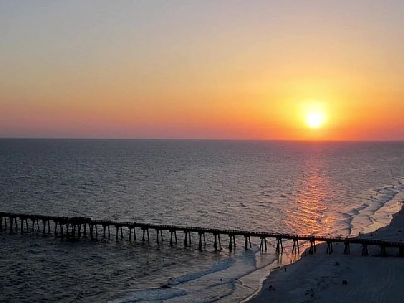 AMAZING BEACHFRONT 2BR/2BA LOWER FLOOR, OUTRAGEOUS VIEWS AND SUNSETS! in Panama City Beach, Florida, United States — photo 4