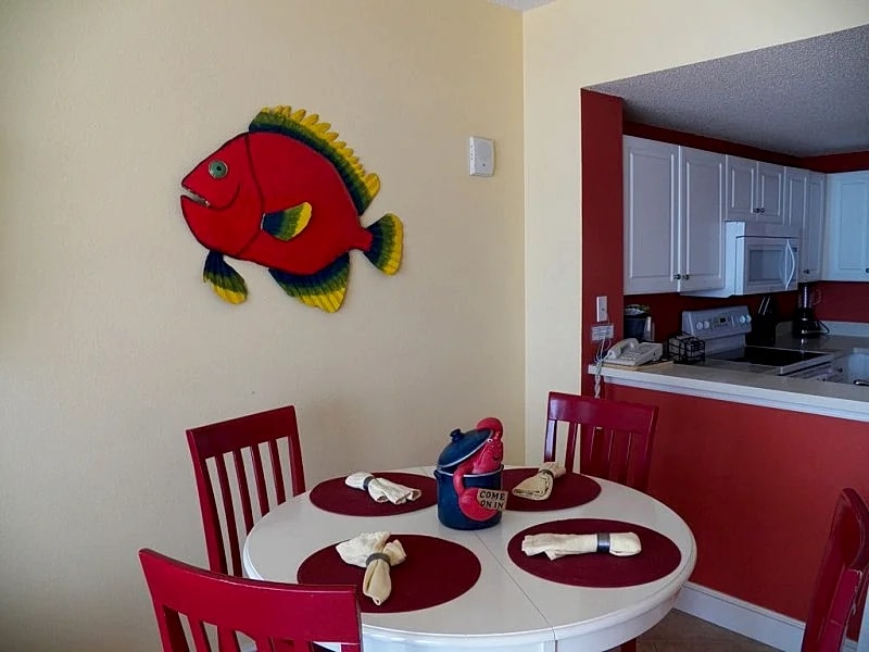 AMAZING BEACHFRONT 2BR/2BA LOWER FLOOR, OUTRAGEOUS VIEWS AND SUNSETS! in Panama City Beach, Florida, United States — photo 3