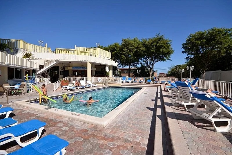 Family Friendly Beachside Resort Condo! Central Fort Lauderdale Beach. in Fort Lauderdale, Florida, United States — photo 3