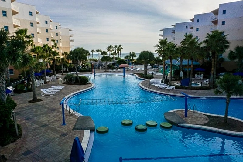 Ground Floor only Steps Away from Pools, Beach service included in Fort Walton Beach, Florida, United States — photo 2