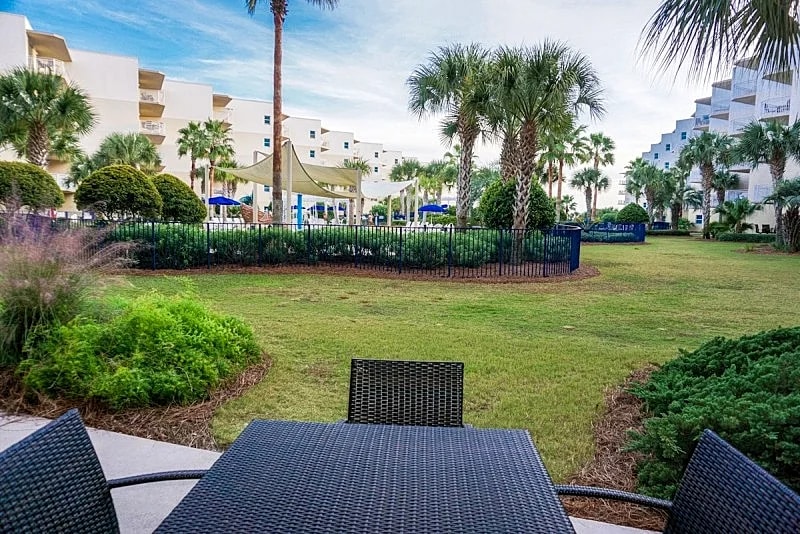 Ground Floor only Steps Away from Pools, Beach service included