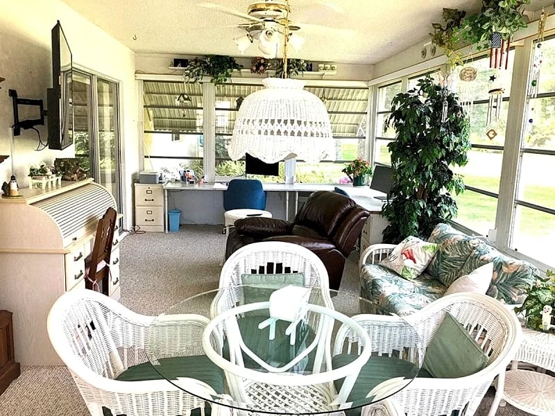 Very Nice 3 Br And 3 Bath Florida Home 1 1/2 Mile From Jupiter Island Beach in Hobe Sound, Florida, United States — photo 4