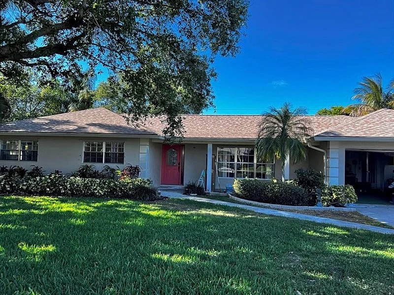 Very Nice 3 Br And 3 Bath Florida Home 1 1/2 Mile From Jupiter Island Beach in Hobe Sound, Florida, United States — photo 3
