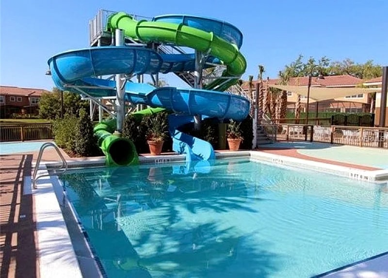 Spacious 4 BR unit with 2 King Size Ensuite BR , 3 Mi to Disney, Free WiFi in Kissimmee, Florida, United States — photo 3