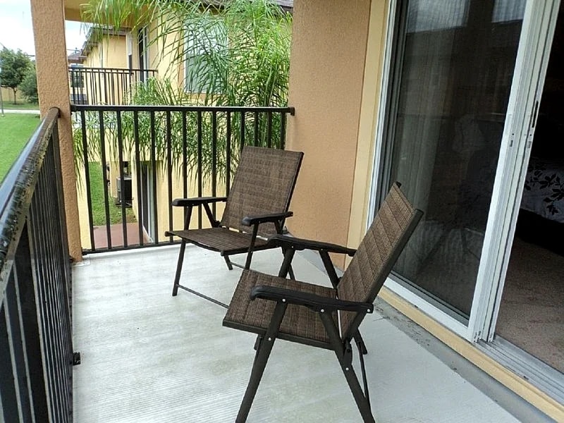 Lovely 2 King Size Ensuite BR , 3 Mi to Disney, 1min to Pool, Free WiFi &Parking in Kissimmee, Florida, United States — photo 3