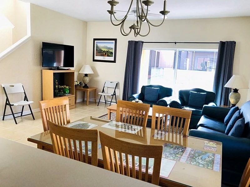 Lovely 2 King Size Ensuite BR , 3 Mi to Disney, 1min to Pool, Free WiFi &Parking in Kissimmee, Florida, United States — photo 4