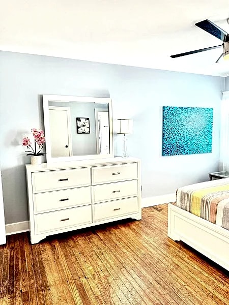 PRIME LOCATED BEACH COTTAGE with PORCH /60 SECONDS TO THE WATER in St. Pete Beach, Florida, United States — photo 5