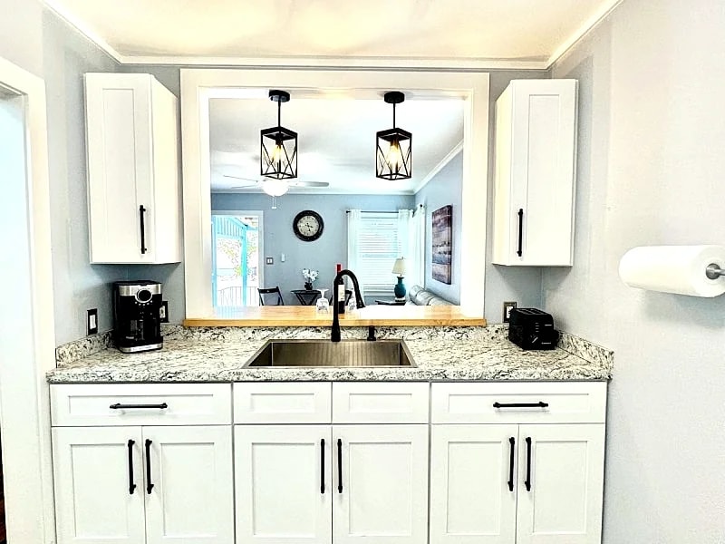 PRIME LOCATED BEACH COTTAGE with PORCH /60 SECONDS TO THE WATER in St. Pete Beach, Florida, United States — photo 2