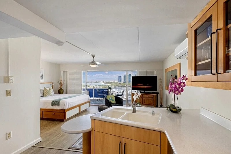 1341 · Ilikai Collection # 7.Gorgeous sunsets &beachfront in Honolulu, Hawaii, United States — photo 5