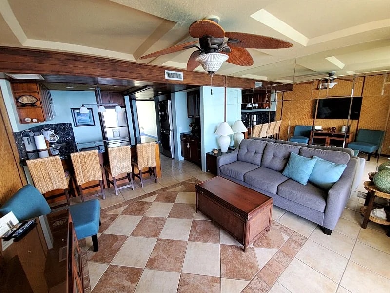Permitted Hawaiian Princess condo on beach with sea turtles and amazing sunsets in Makaha, Hawaii, United States — photo 2