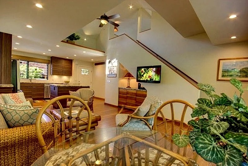 Superb Location with Ocean Views from the Kitchen and Upstairs Bedroom in Maui County, Hawaii, United States — photo 4