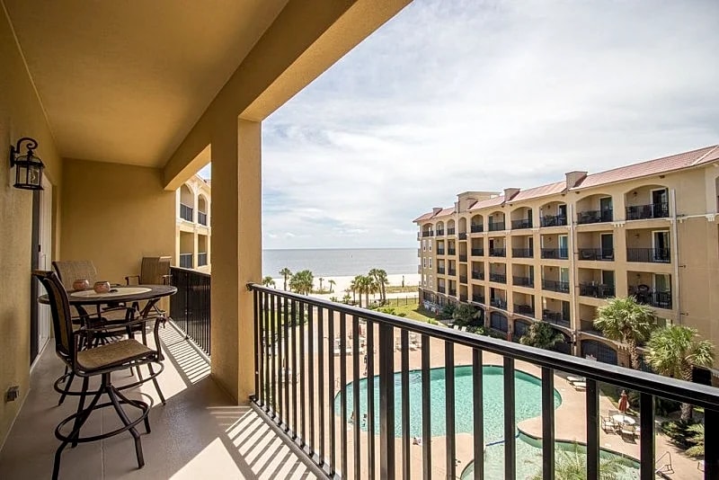 Already Dreaming Of A White Sand Winter? 2 Bedroom / 2 Bath- Sleeps 6! in Pass Christian, Mississippi, United States — photo 3