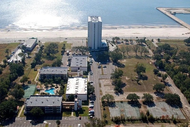 Let The Waves Hit Your Feet & Sand Be Your Seat! Step Right Out To The Pool! in Biloxi, Mississippi, United States — photo 3