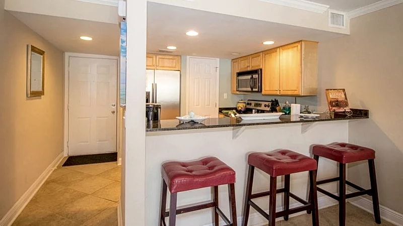 Sunshine On My Mind! Biloxi Beach-- That's A Sign! 2 Bedroom/2 Bath-Sleeps 6! in Biloxi, Mississippi, United States — photo 4