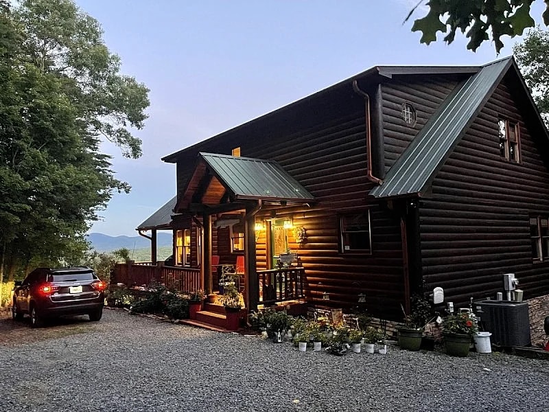 January 50% OFF BESTMtnView-Adult PoolTable-PingPong-Foosball-Playground-Hottub in Blue Ridge, Georgia, United States — photo 2