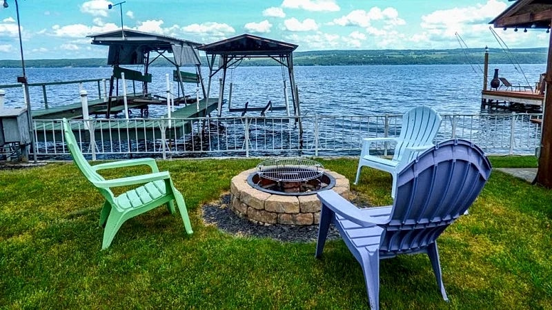 The Trottage:"Modern 2 Bedroom Seneca Lake Home" in Dundee, New York, United States — photo 3