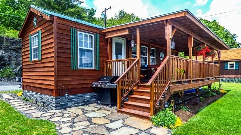 The Trottage:"Modern 2 Bedroom Seneca Lake Home"