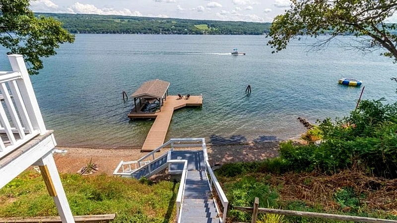 Crystal Waters - Enjoy Beautiful Sunrises on Keuka Lake! in Penn Yan, New York, United States — photo 4