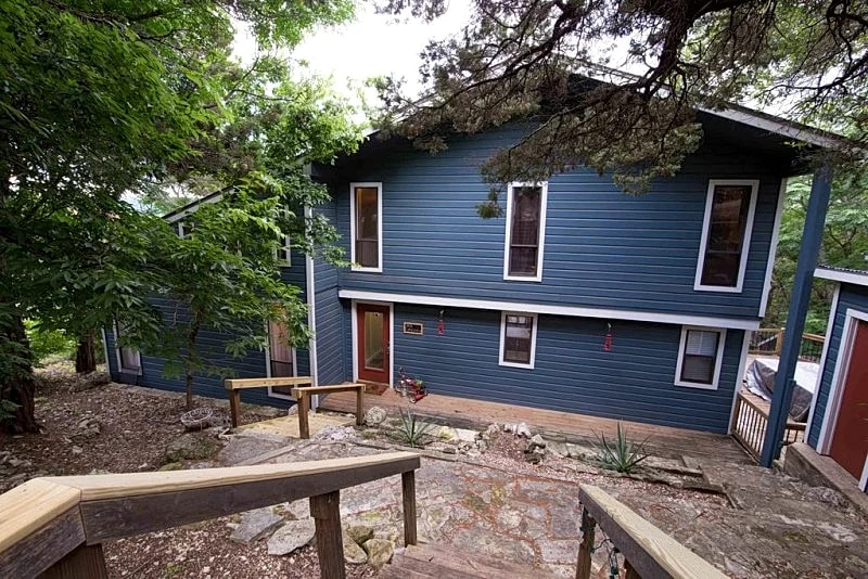 Little Lanai - Awesome Lake View - Pool, Hot Tub, Large Kitchen, Guest House! in Austin, Texas, United States — photo 5