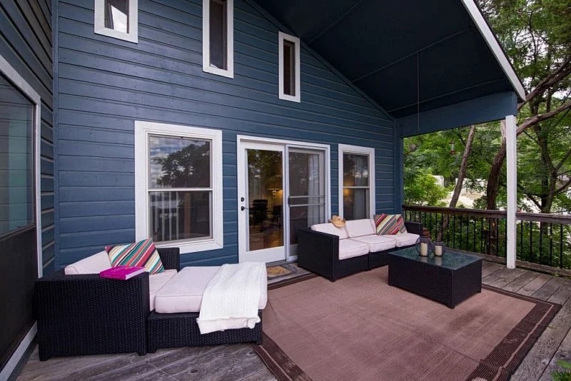 Little Lanai - Awesome Lake View - Pool, Hot Tub, Large Kitchen, Guest House! in Austin, Texas, United States — photo 3