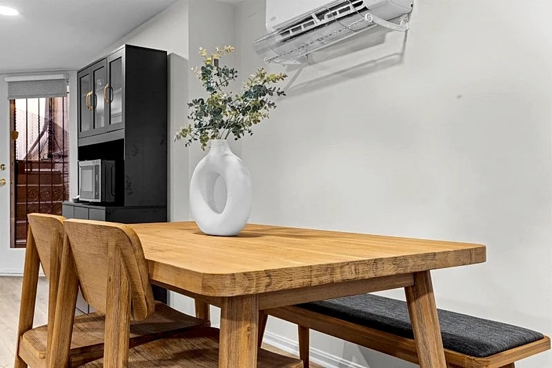 Spacious NW Apt Steps to 14th Street Corridor in Washington, District of Columbia, United States — photo 5