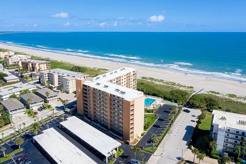 Stunning Direct Oceanfront Condo!???? Superb Views!! in Cape Canaveral, Florida, United States — photo 4