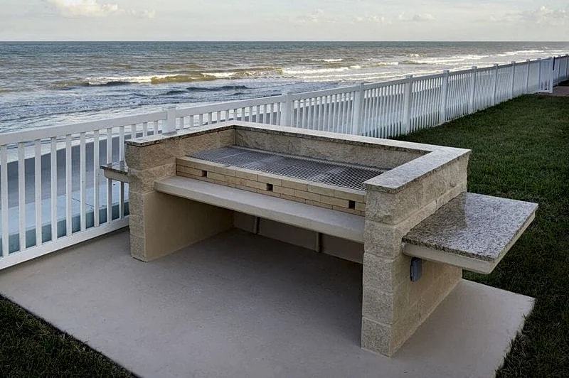 Direct Oceanfront – Ground floor with excellent views in Satellite Beach, Florida, United States — photo 2