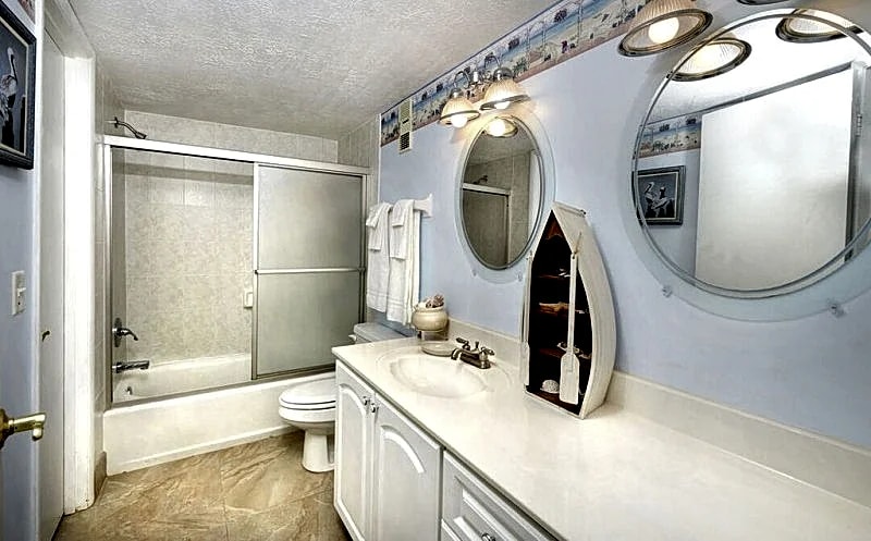Direct Oceanfront - Fully Renovated - Amazing Ocean Views in Satellite Beach, Florida, United States — photo 4