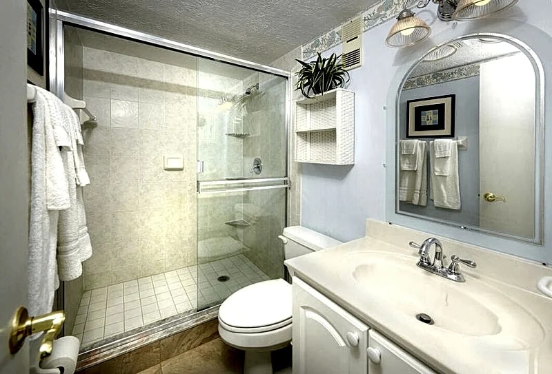 Direct Oceanfront - Fully Renovated - Amazing Ocean Views in Satellite Beach, Florida, United States — photo 5
