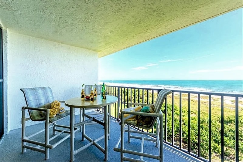 Penthouse l Oceanfront l Modern l On the Beach! in Cape Canaveral, Florida, United States — photo 3