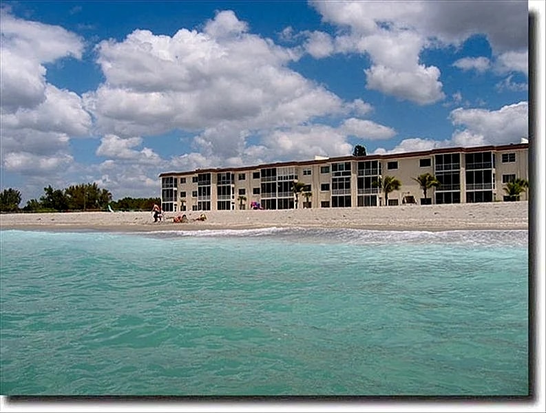 Enchanting Beachfront 'Toes in the Sand' Condo