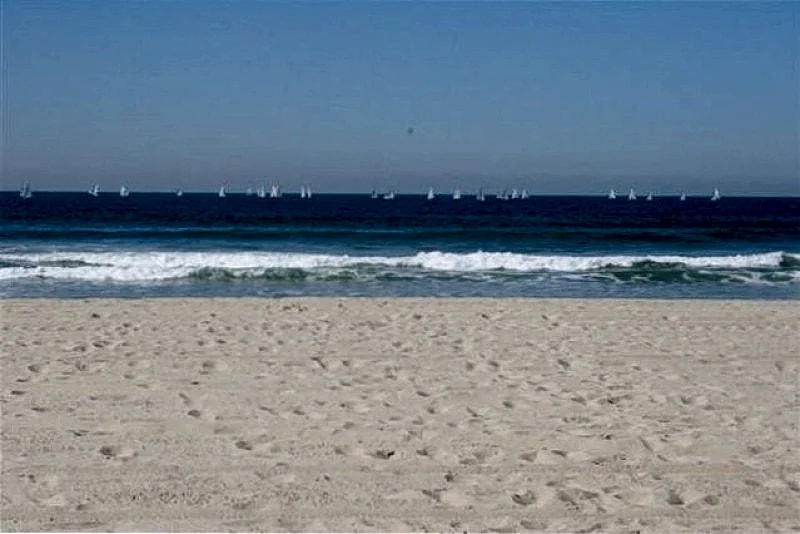 Surf Side Cottage with patio, Two Kings Suites, Bunk Cave & 70 steps to sand! in San Diego, California, United States — photo 5