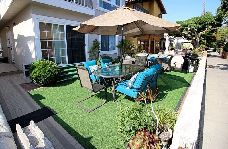 Surf Side Cottage with patio, Two Kings Suites, Bunk Cave & 70 steps to sand! in San Diego, California, United States — photo 3