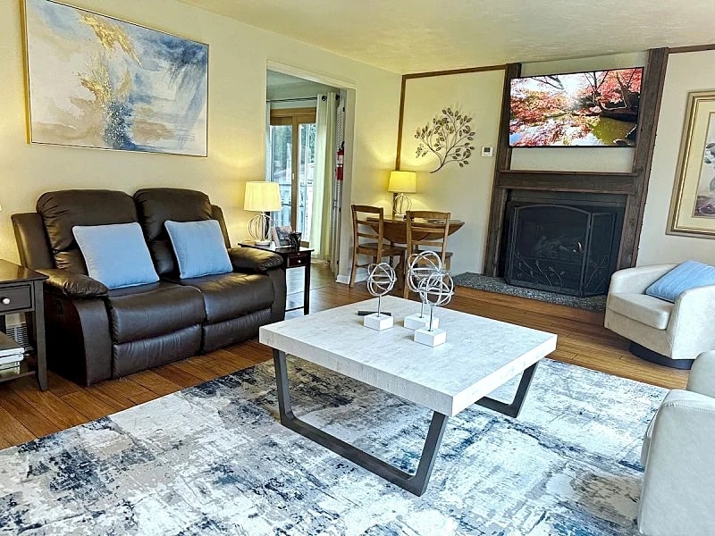 PINE RIVER HOME- 5BD, SPA, HOME THEATER, Near WHITWORTH UNIVERSITY & GREEN BLUFF in Spokane, Washington, United States — photo 5