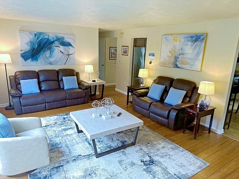 PINE RIVER HOME- 5BD, SPA, HOME THEATER, Near WHITWORTH UNIVERSITY & GREEN BLUFF