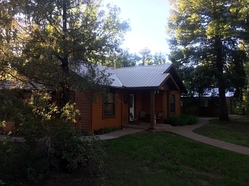 Cozy Cabin Only 5 Blocks From Rainbow Lake! Walk To Fishing! Great Rates! in Pinetop Lakeside, Arizona, United States — photo 5