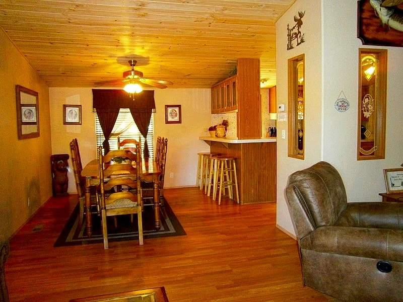 LAKEFRONT CABIN ON RAINBOW LAKE with 5 Boats, 3 Kayaks, a Canoe and a 36 ft Pier in Pinetop Lakeside, Arizona, United States — photo 4
