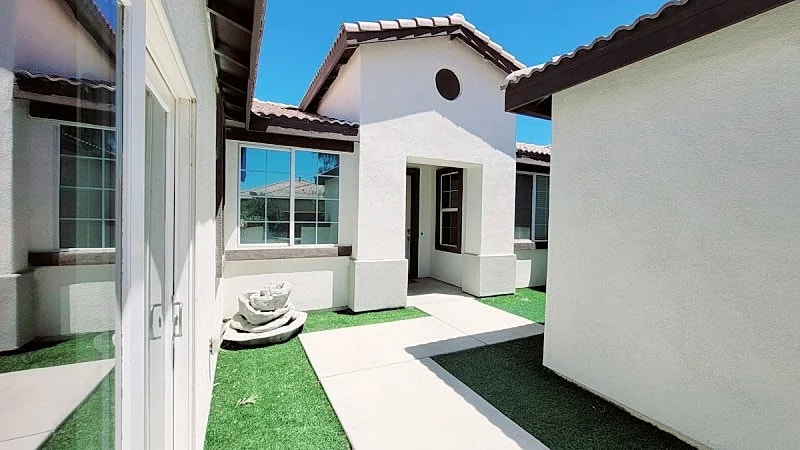 Splendid Vacation Home! Pool, spa, 2 masters! in Indio, California, United States — photo 2