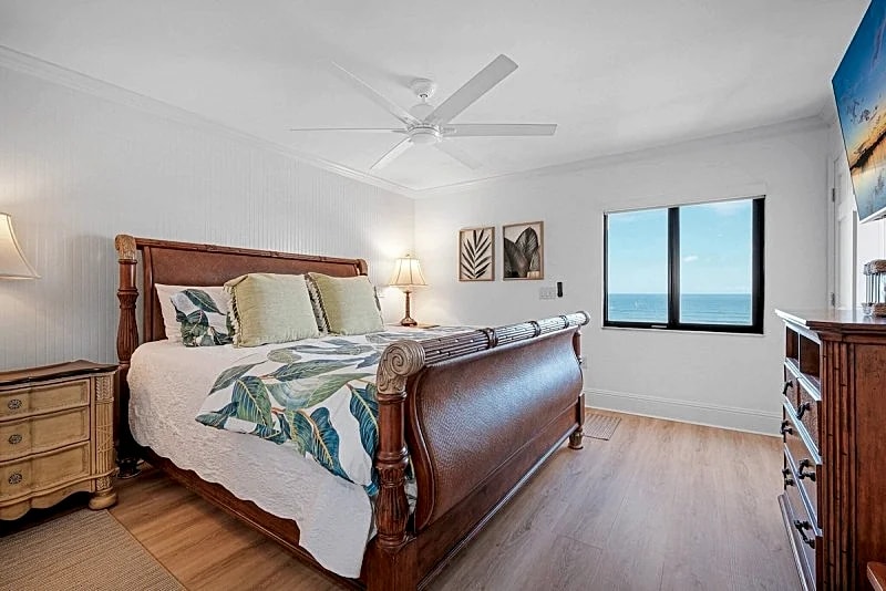 Luxury, direct oceanfront top-floor corner with wrap-around balcony and heated pool in New Smyrna Beach, Florida, United States — photo 3