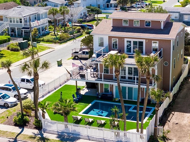 Be A Nomad | Ocean view pool home in Jacksonville Beach, Florida, United States — photo 5