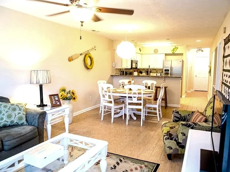 Golf, Pools, W/D, 2 King Beds, Free WiFi, Minutes to Beach in Pawleys Island, South Carolina, United States — photo 2