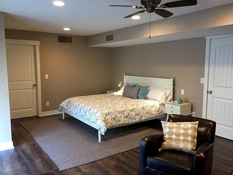 Fresh bed and fresh bread in beautiful studio! in Mesa, Arizona, United States — photo 4