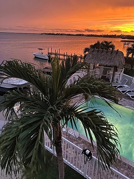 Luxurious Oceanfront Home on Beach, Dock, Heat/Cool Pool, Kayaks, Bikes, Views! in Cudjoe Key, Florida, United States — photo 2