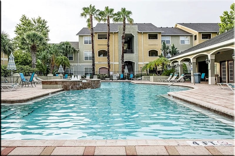 Ground floor, King bed, private unit - COURTYARD-VIEW in Clearwater, Florida, United States — photo 4