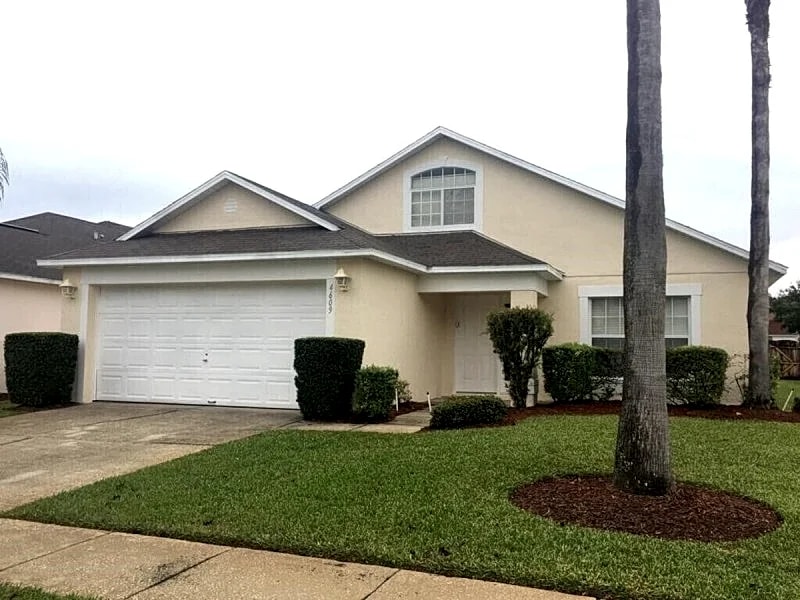 Lovely 4 bed/3 bath villa in the beautiful gated community of Lake Berkley