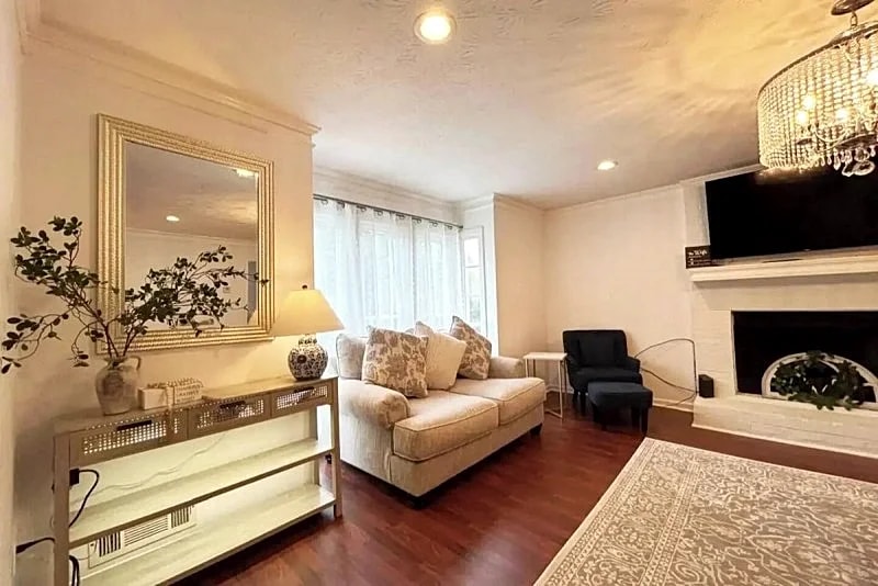 Cozy 4-Bedroom Retreat Near Stone Mountain Park – Perfect for Family Getaways! in Stone Mountain, Georgia, United States — photo 3