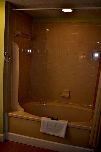 Penthouse Beach/ Ocean Front Unit, 2 Pools, 1mi walk to dwtn/shops in North Myrtle Beach, South Carolina, United States — photo 4